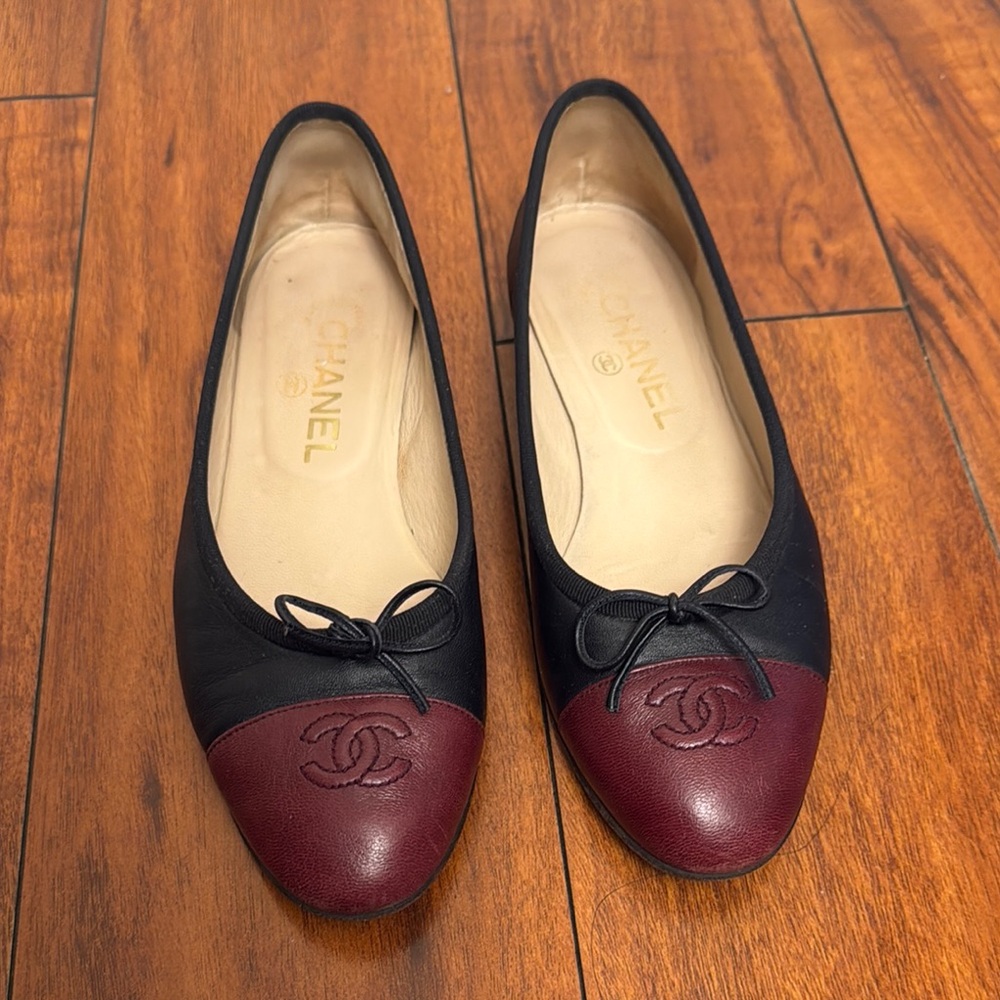 Chanel Black and Burgundy Ballet Flats
